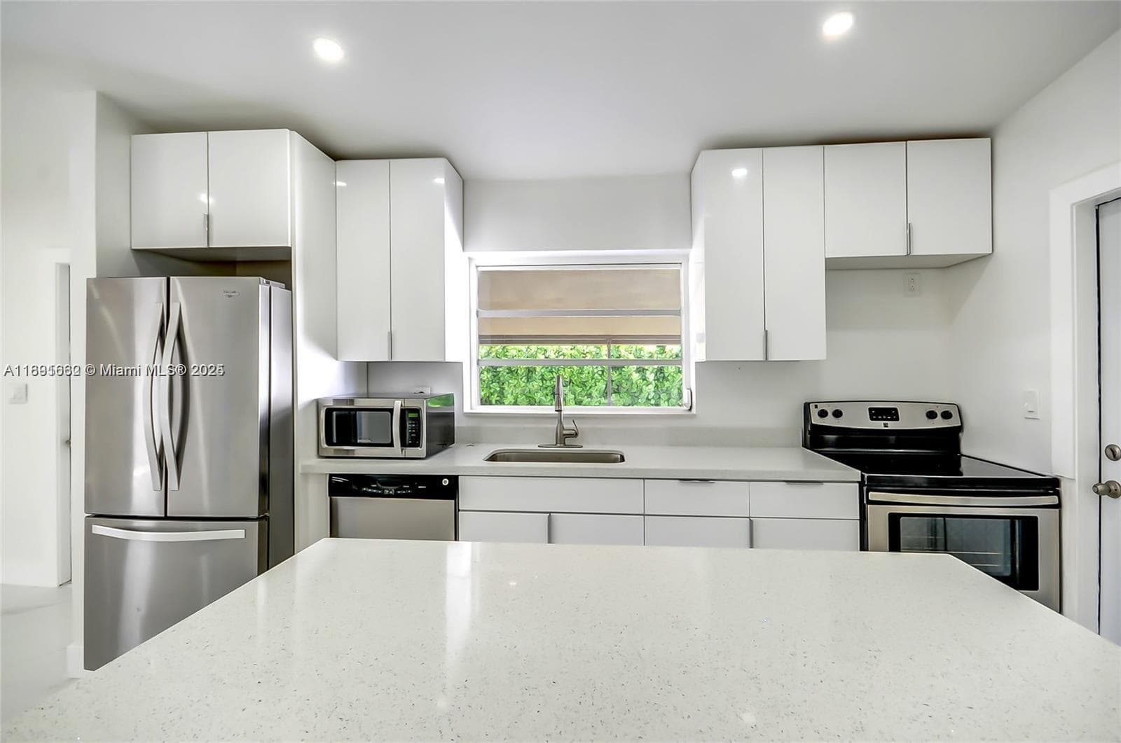 14465 SW 290th Ter photo 3