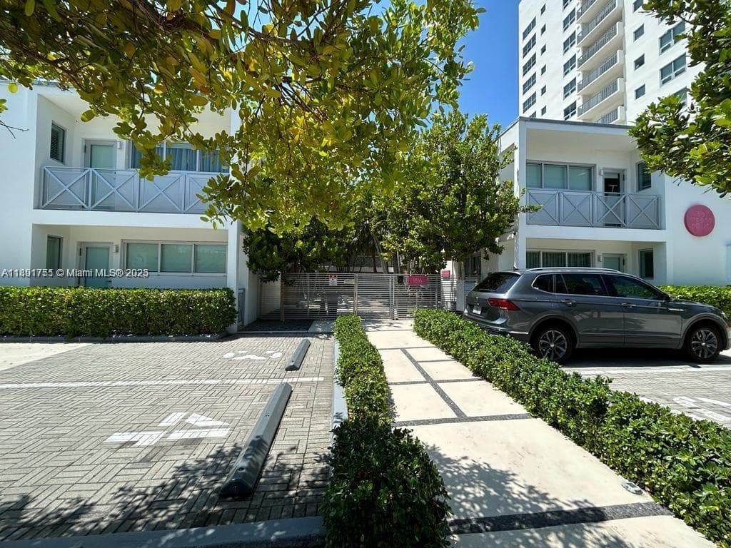 1818 Meridian House · #18 in Miami Beach - Photo 2