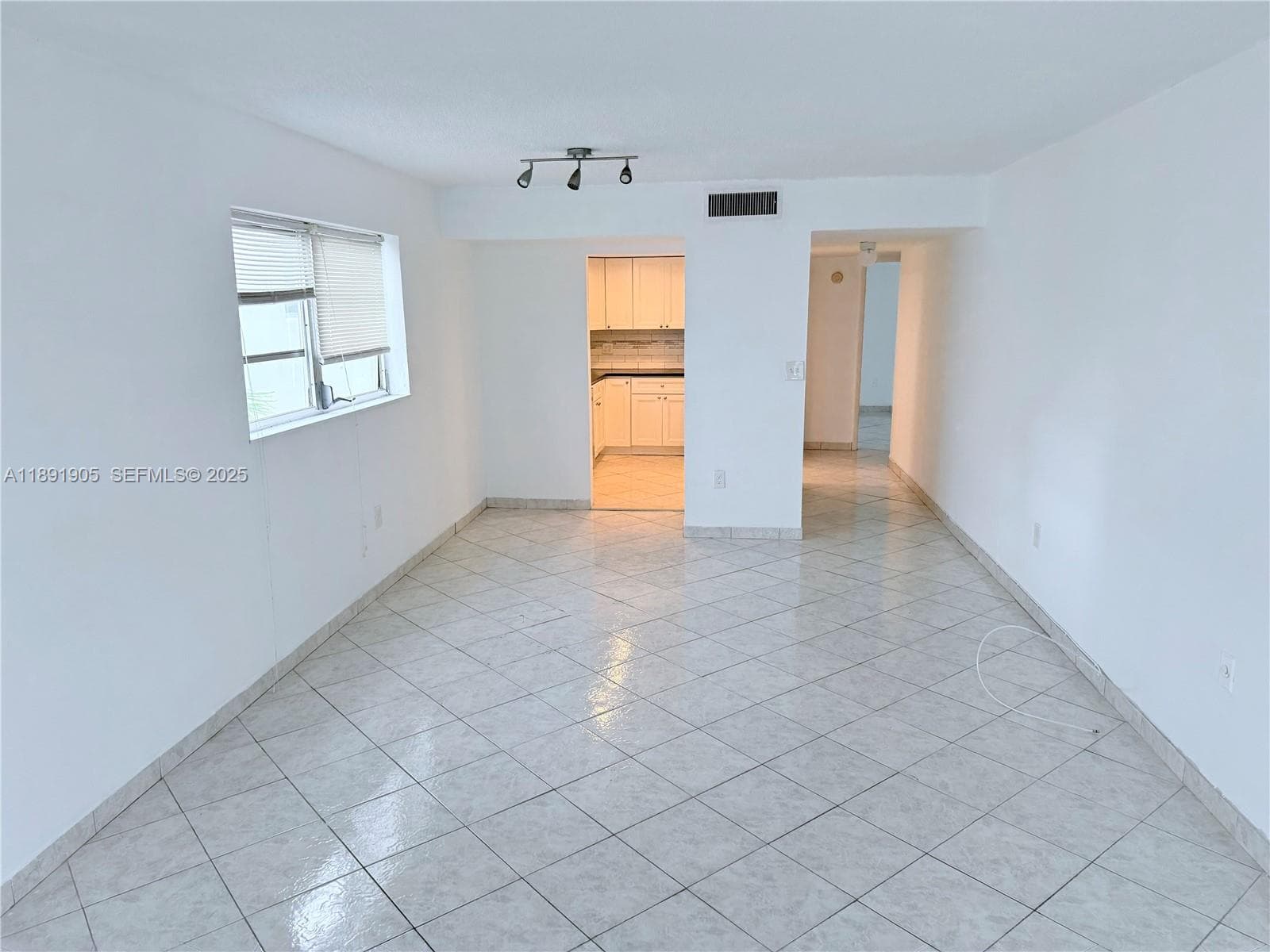 BEACH PLAZA CONDO · #301 in Miami Beach - Photo 7