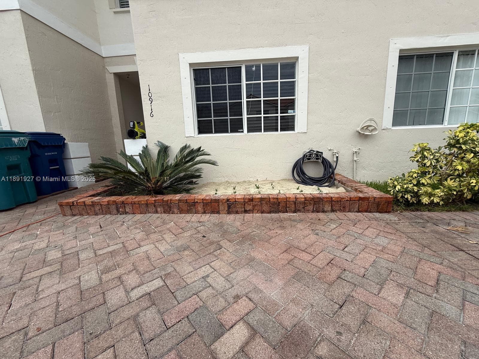 10916 SW 182nd Ln photo 1