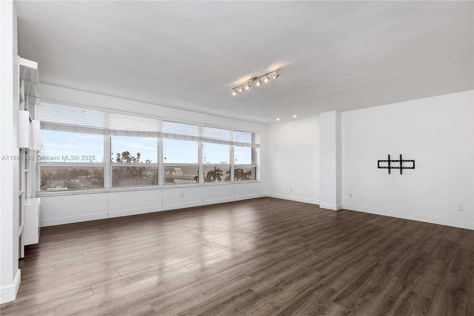 THE EXECUTIVE CONDO · #6G in Miami Beach - Photo 5
