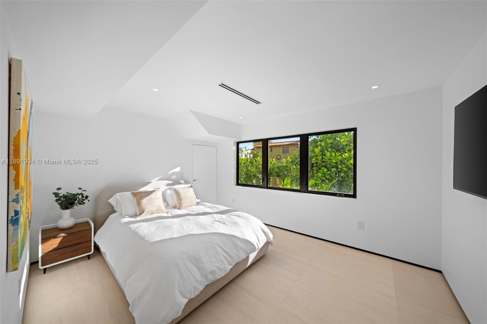 222 E Rivo Alto Dr photo 27