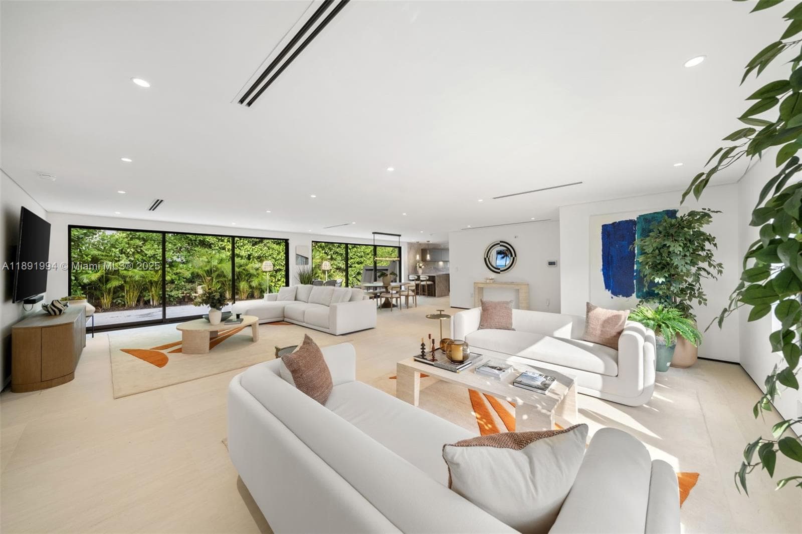 222 E Rivo Alto Dr photo 6