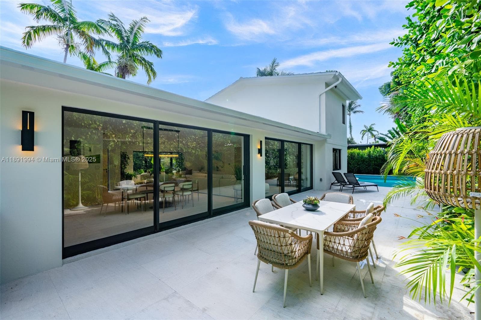 222 E Rivo Alto Dr photo 13