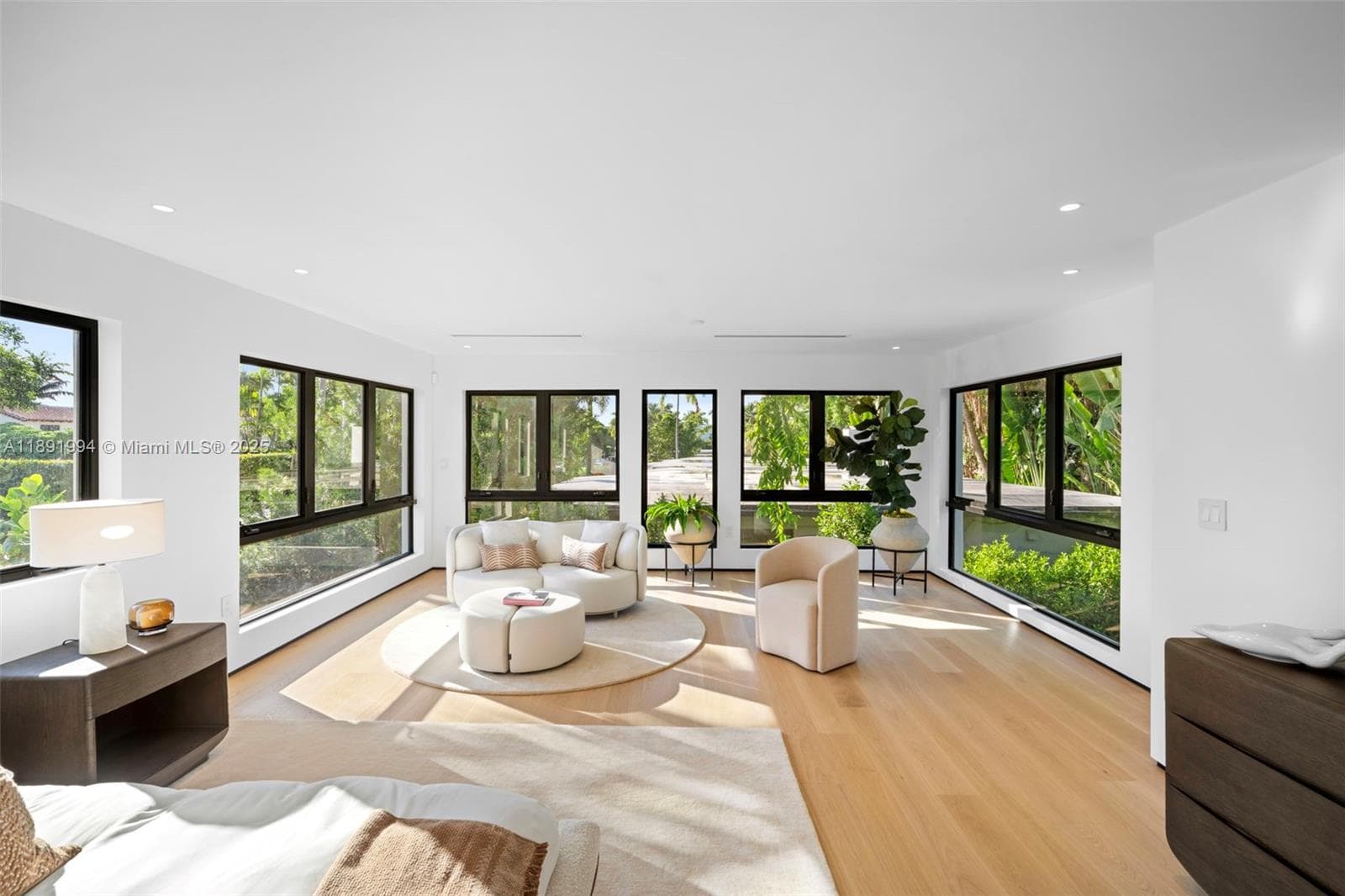 222 E Rivo Alto Dr photo 16