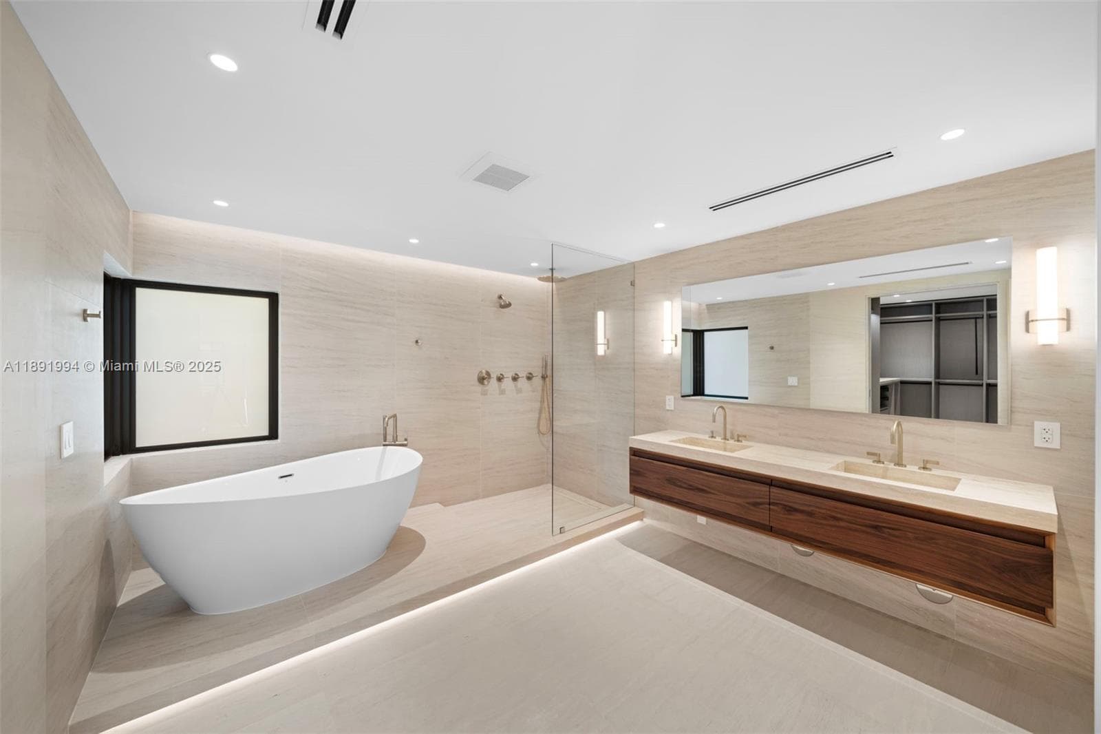 222 E Rivo Alto Dr photo 20