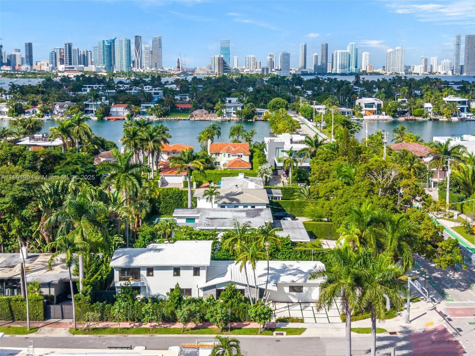 222 E Rivo Alto Dr photo 31
