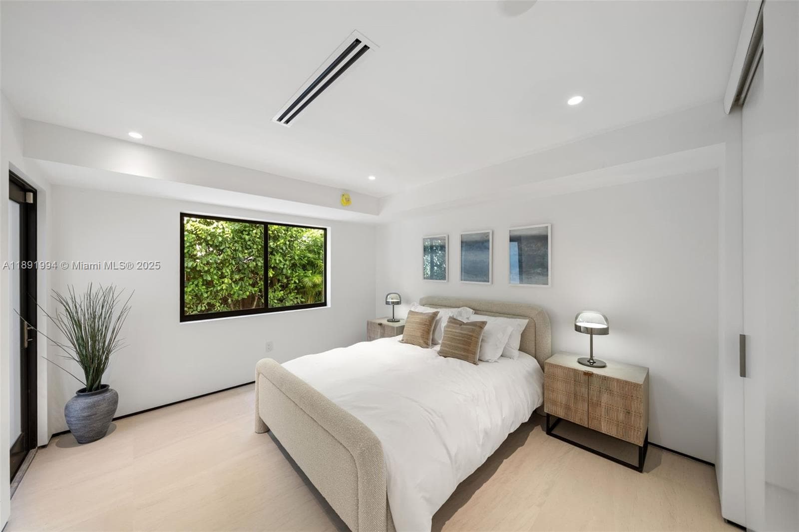 222 E Rivo Alto Dr photo 29