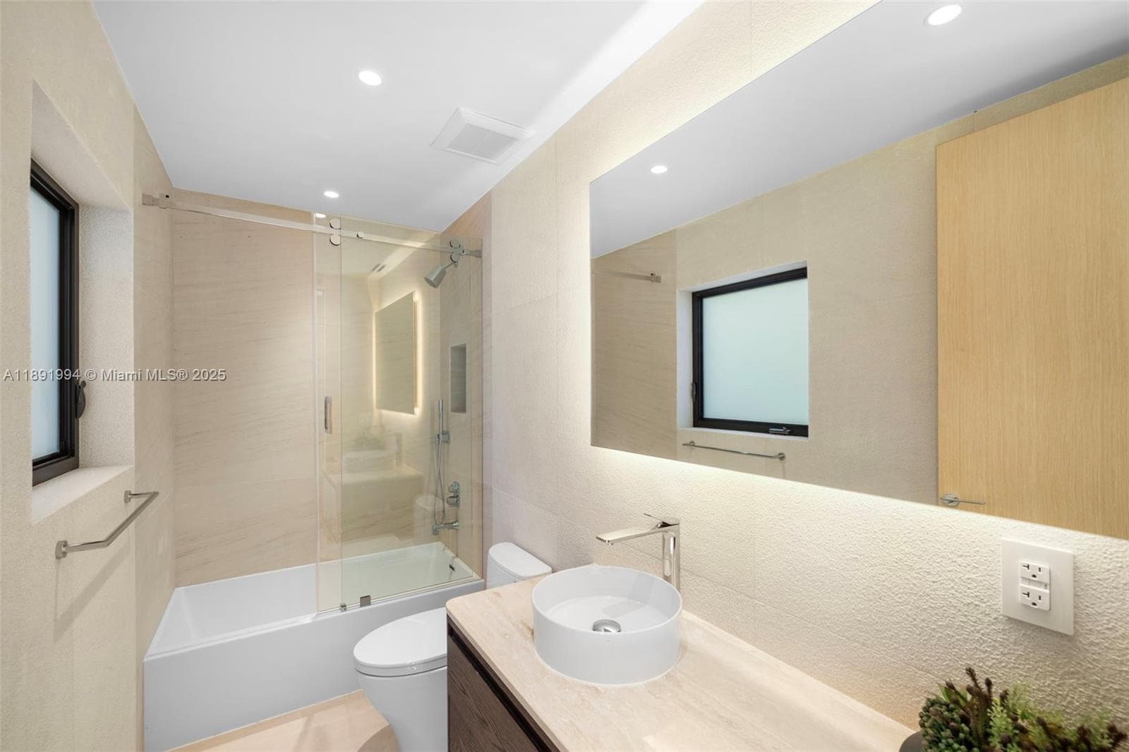 222 E Rivo Alto Dr photo 25