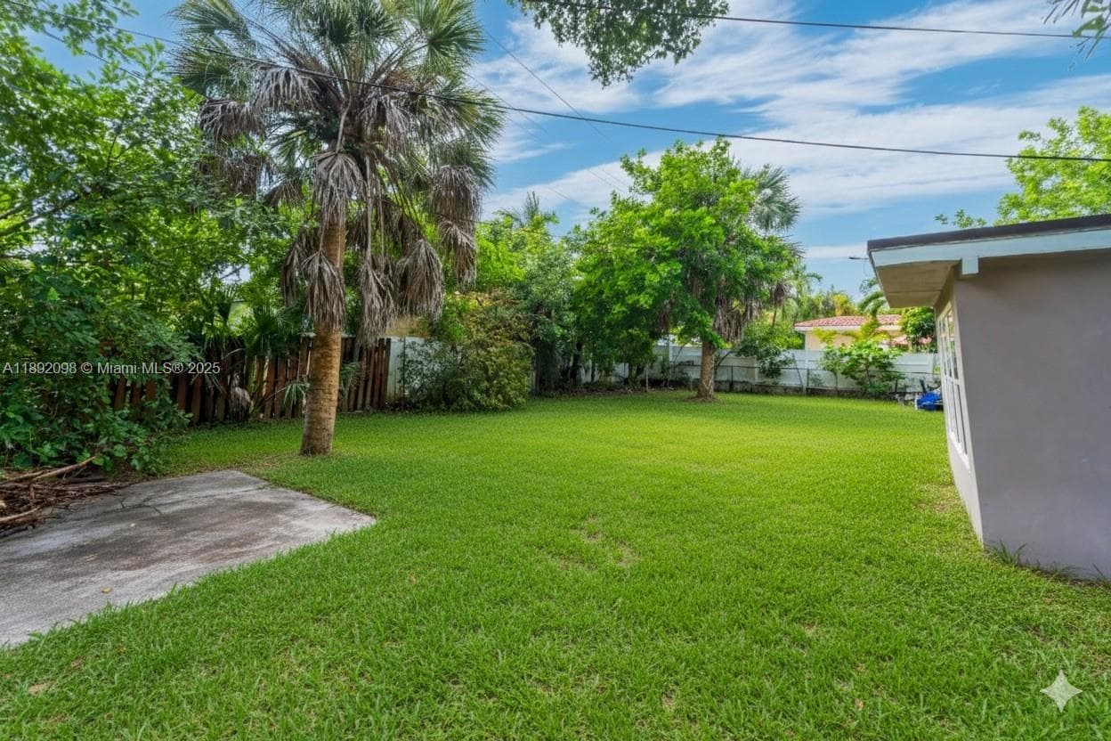 312 NW 35th St photo 15