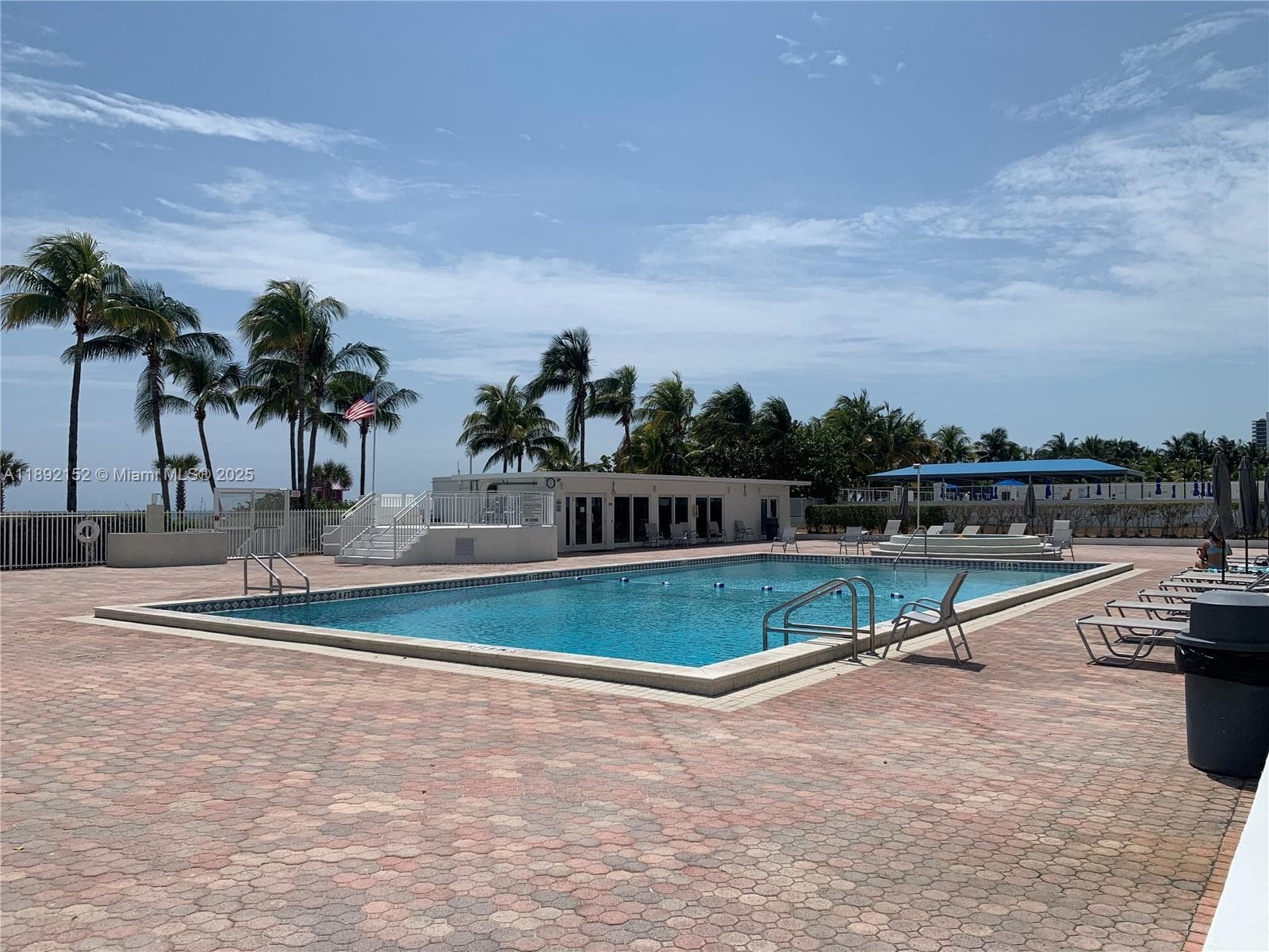 5005 Collins Ave photo 7