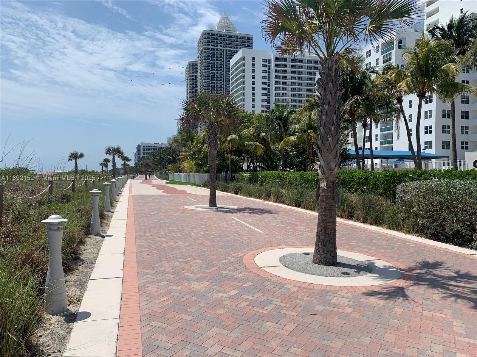 5005 Collins Ave photo 9