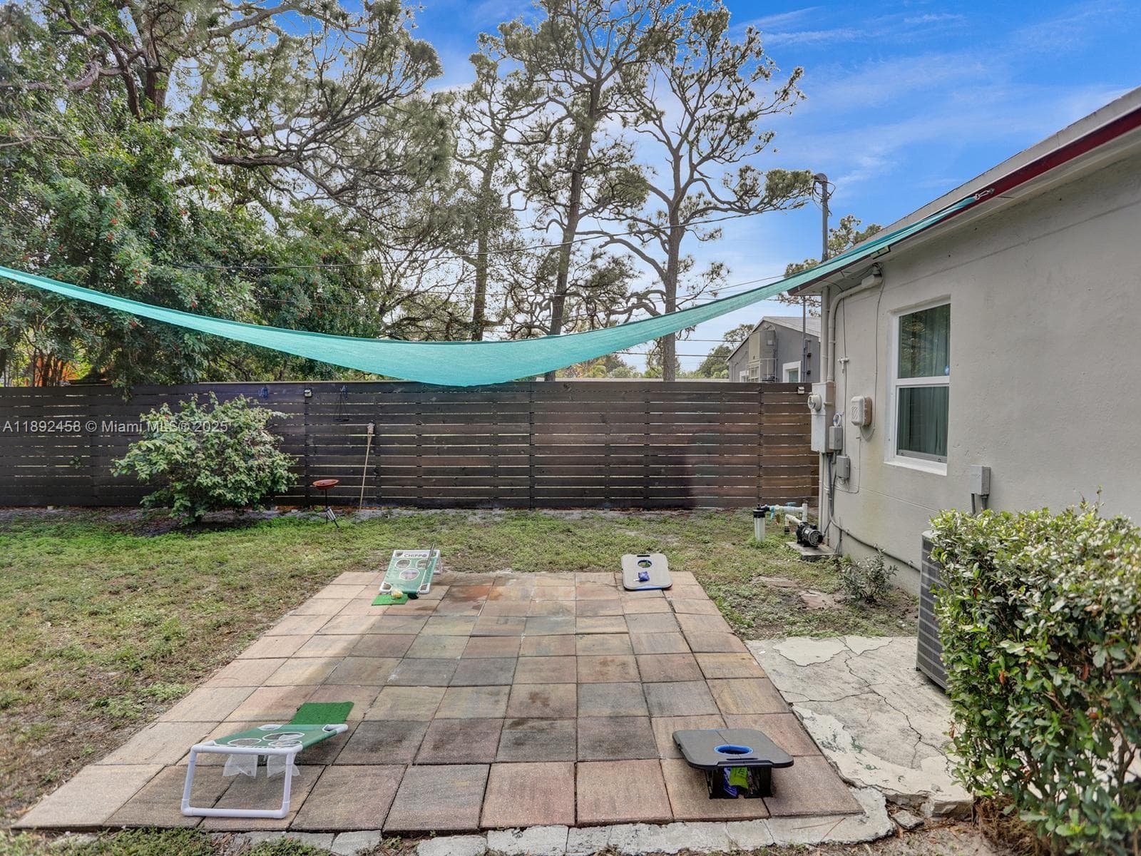 1106 NW 7th Ter photo 16