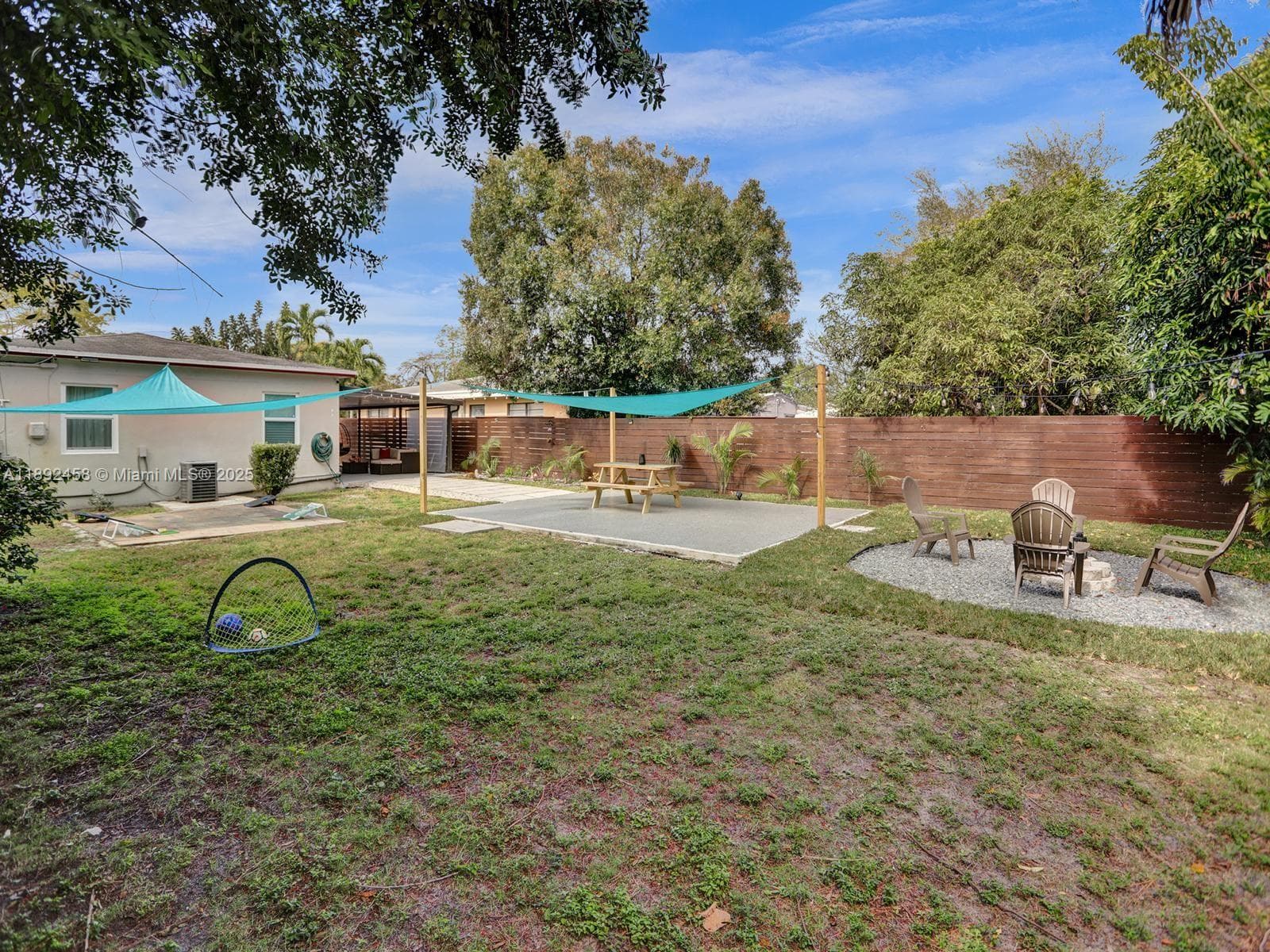 1106 NW 7th Ter photo 22