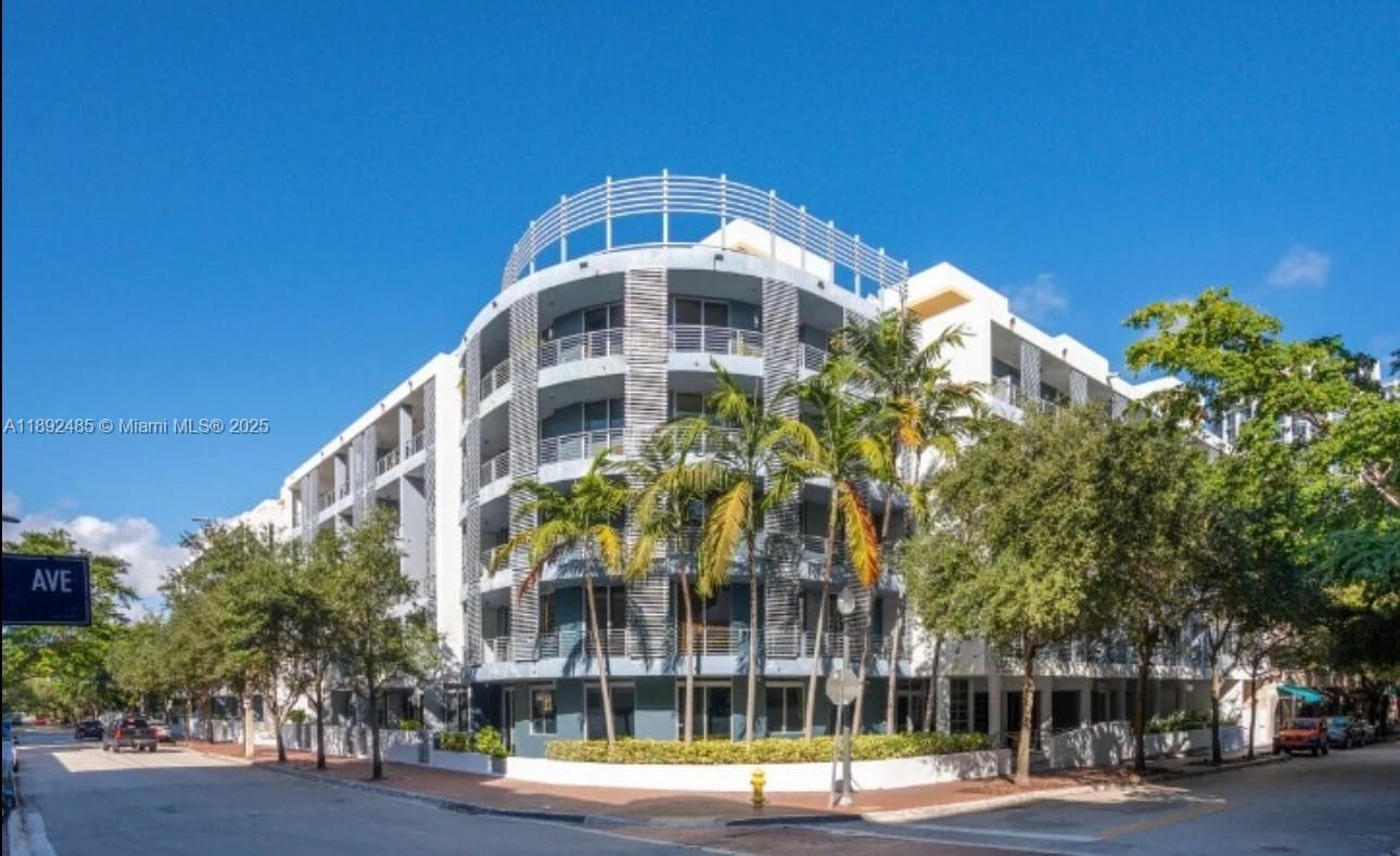 LOFTS AT MAYFAIR CONDO · #127 in Miami - Photo 2