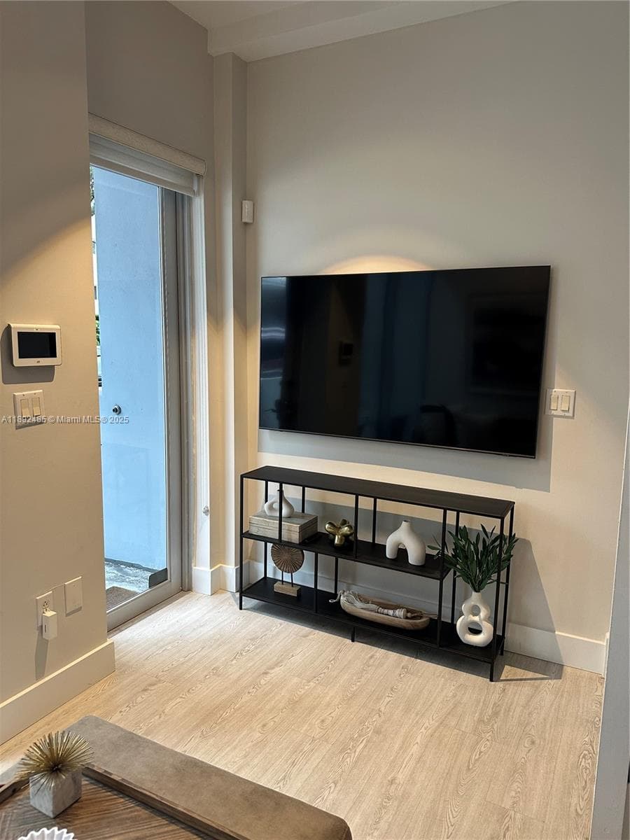 LOFTS AT MAYFAIR CONDO · #127 in Miami - Photo 7