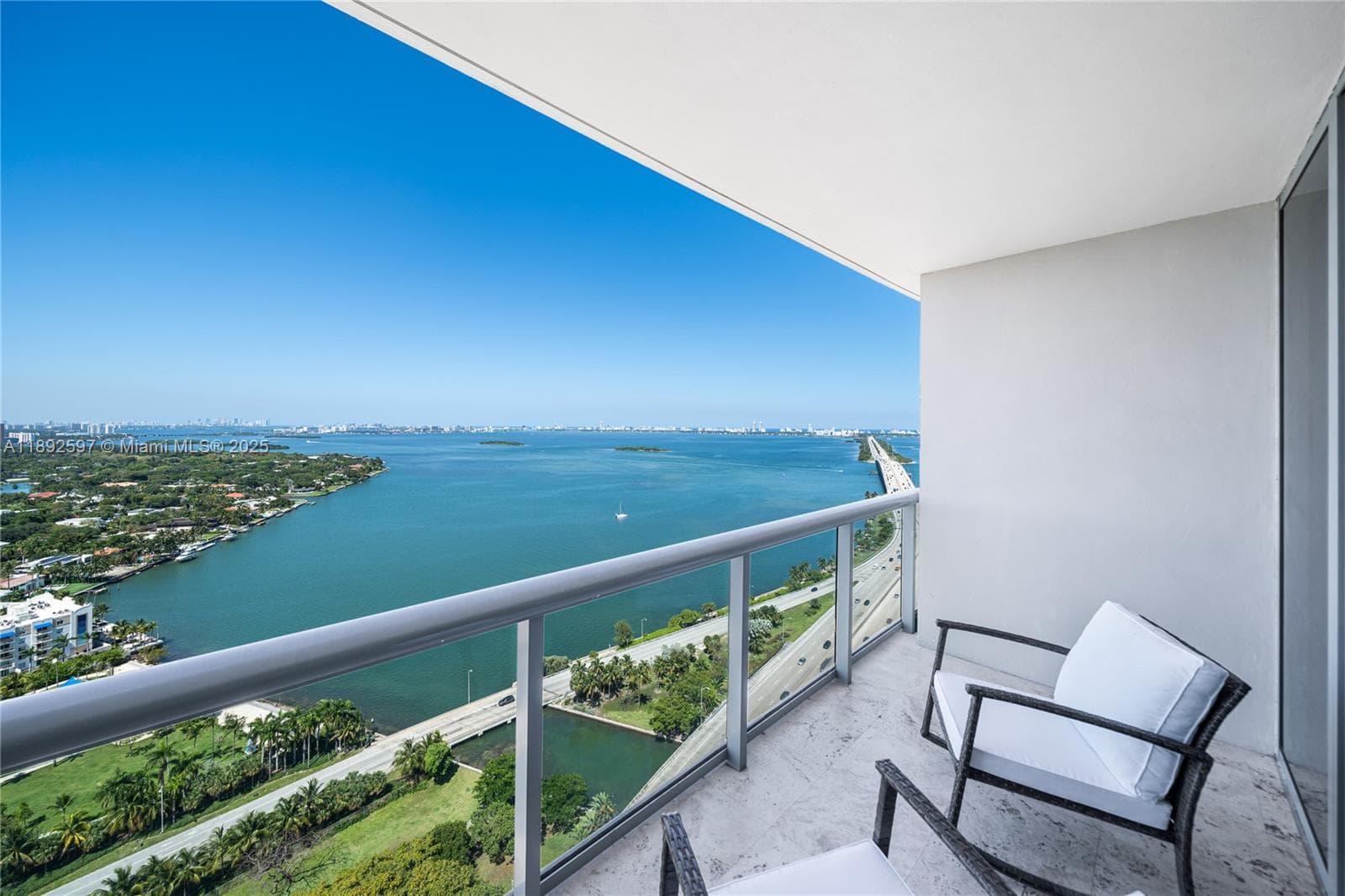 Blue Condominium · #2908 in Miami - Photo 2