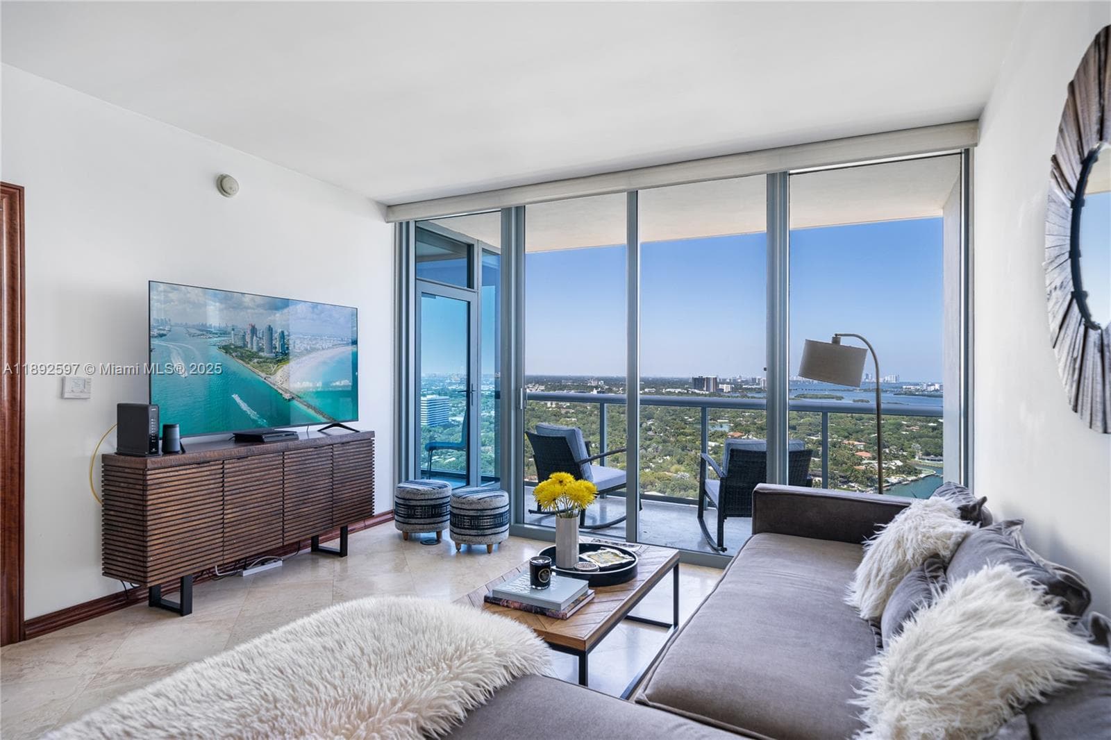 Blue Condominium · #2908 in Miami - Photo 4