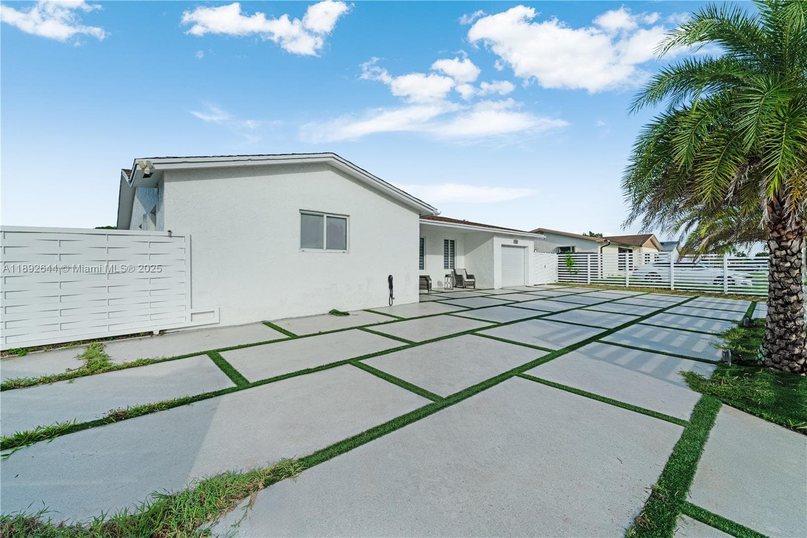 17040 SW 107th Ct photo 2