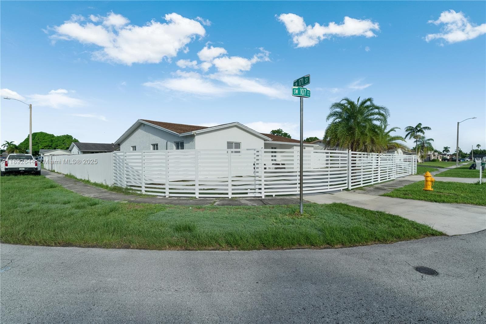 17040 SW 107th Ct photo 3