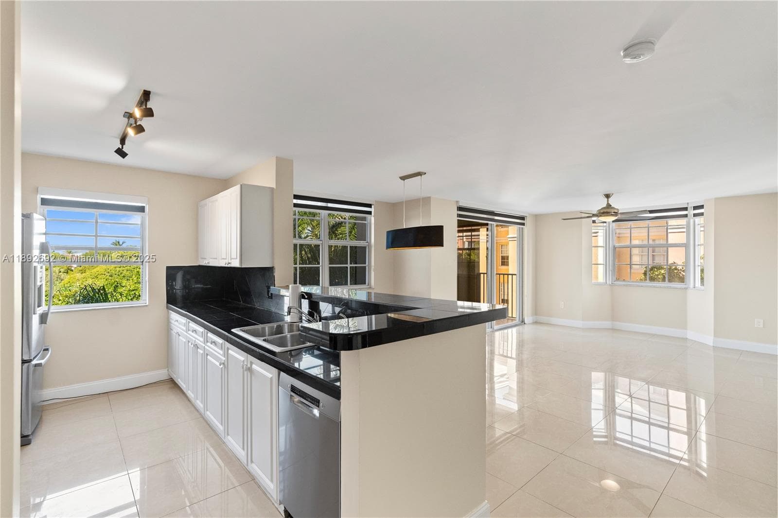 THE YACHT CLUB AT AVENTUR · #6501 in Aventura - Photo 9