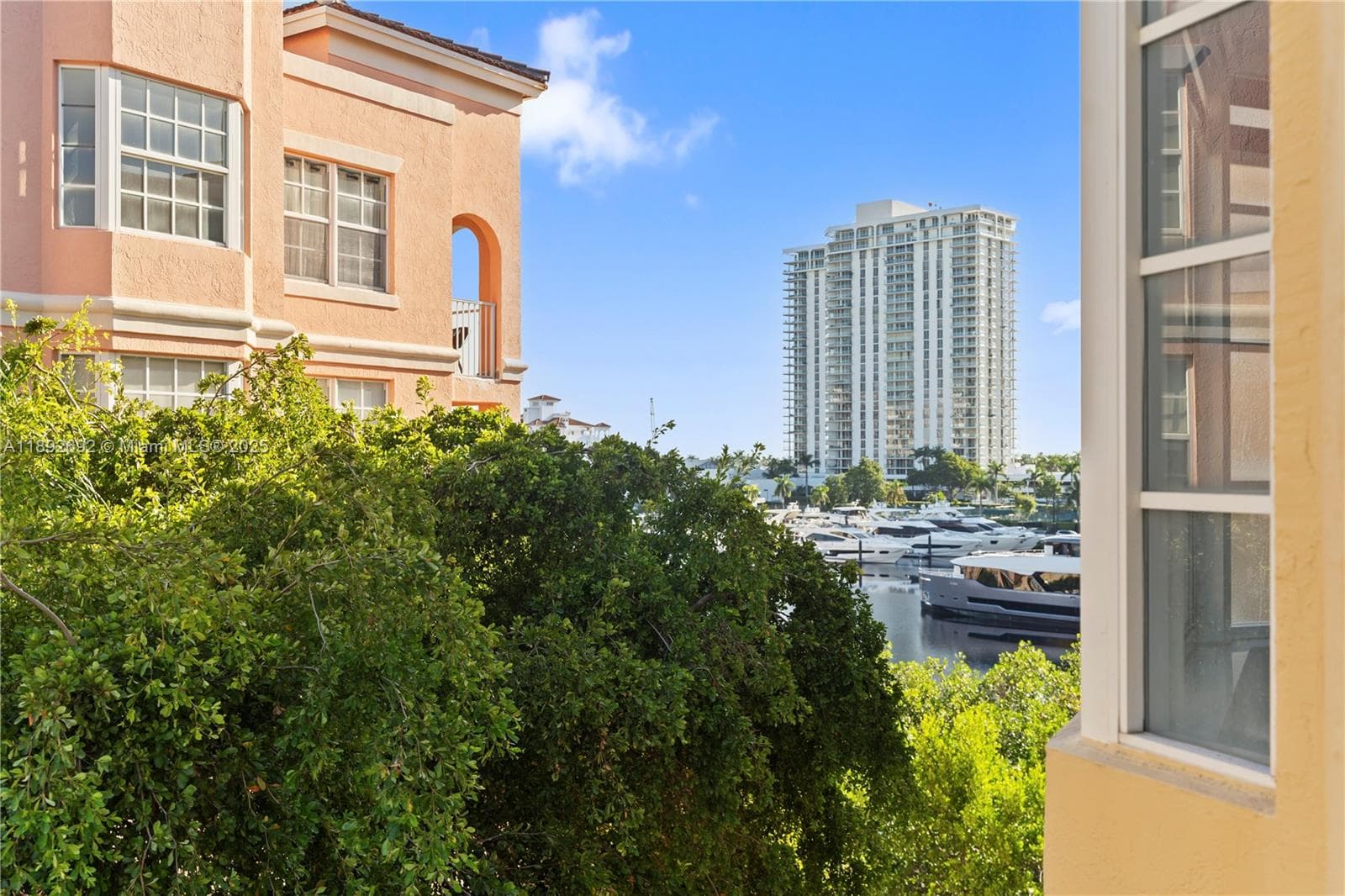 THE YACHT CLUB AT AVENTUR · #6501 in Aventura - Photo 38