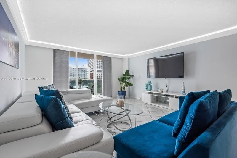Hallmark Condo · #410 in Hollywood - Photo 14
