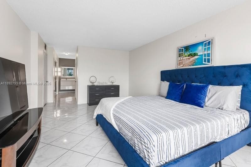 Hallmark Condo · #410 in Hollywood - Photo 15