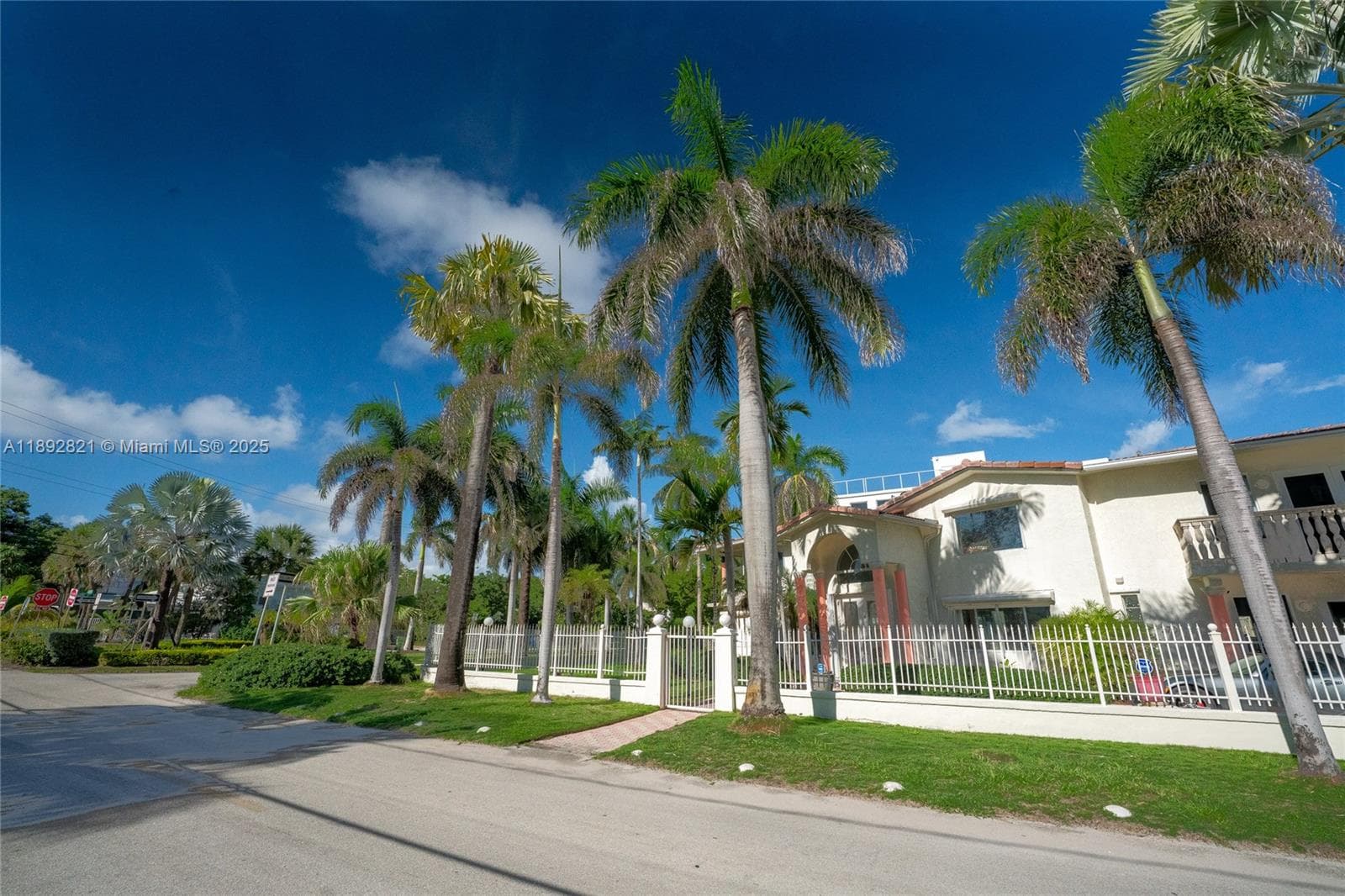 2701 N Atlantic Blvd photo 9
