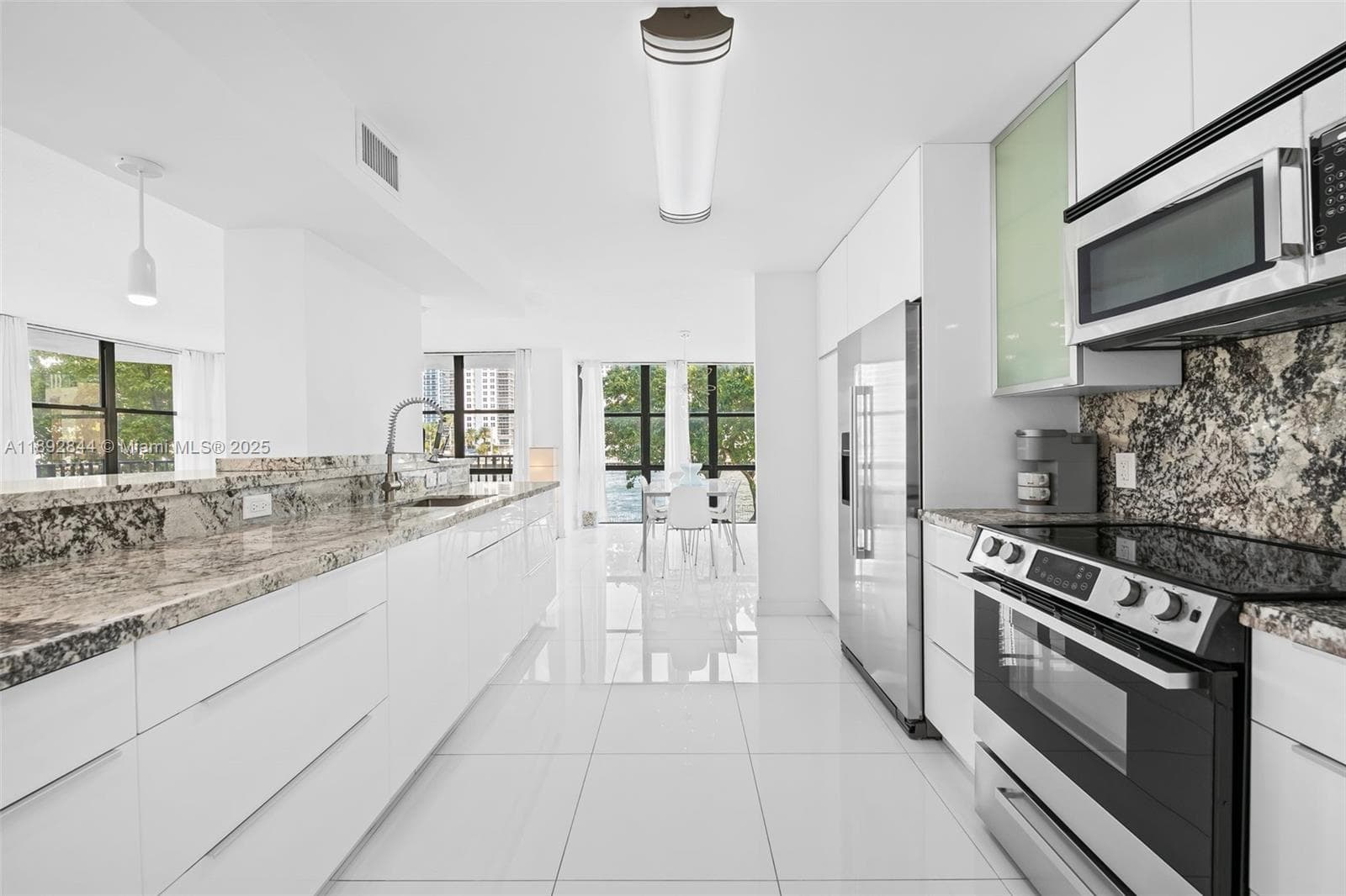 OCEANVIEW PARK CONDO · #221 in Hallandale Beach - Photo 11