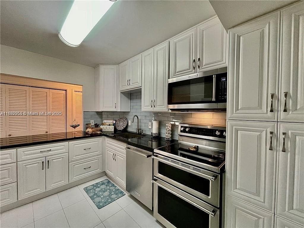 Hillcrest No 21 Condo · #601B in Hollywood - Photo 8