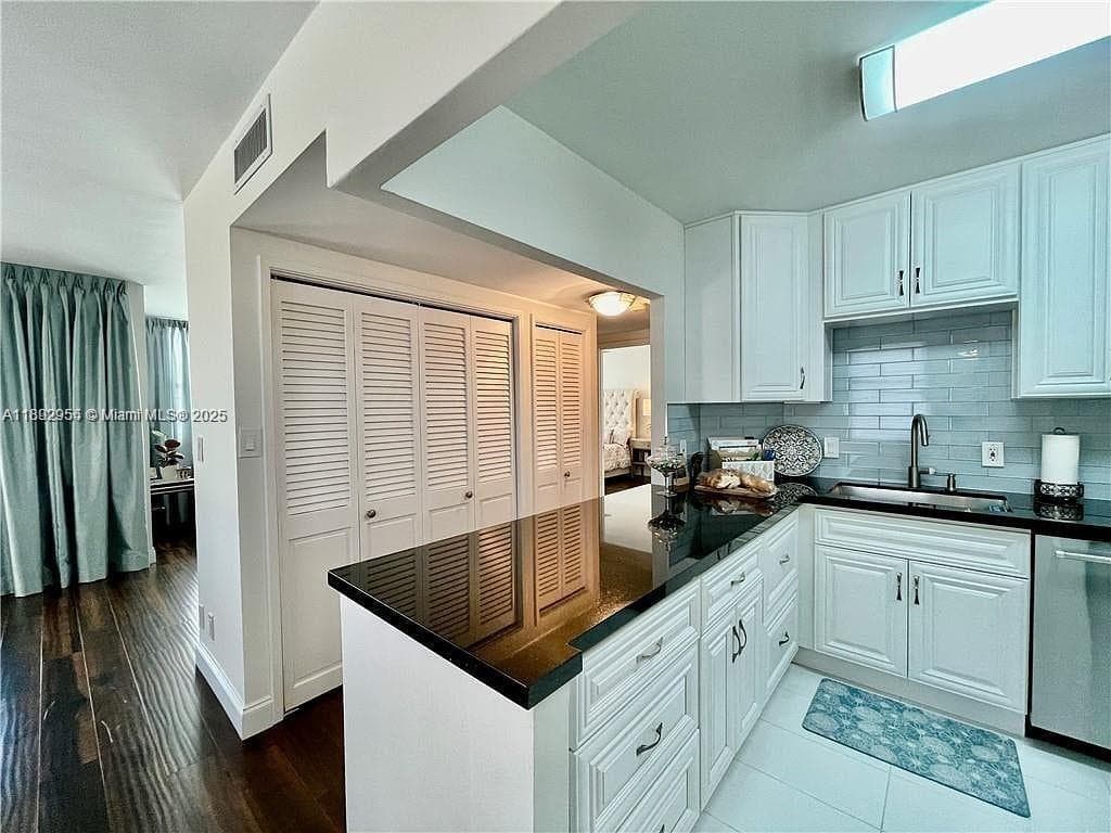 Hillcrest No 21 Condo · #601B in Hollywood - Photo 21