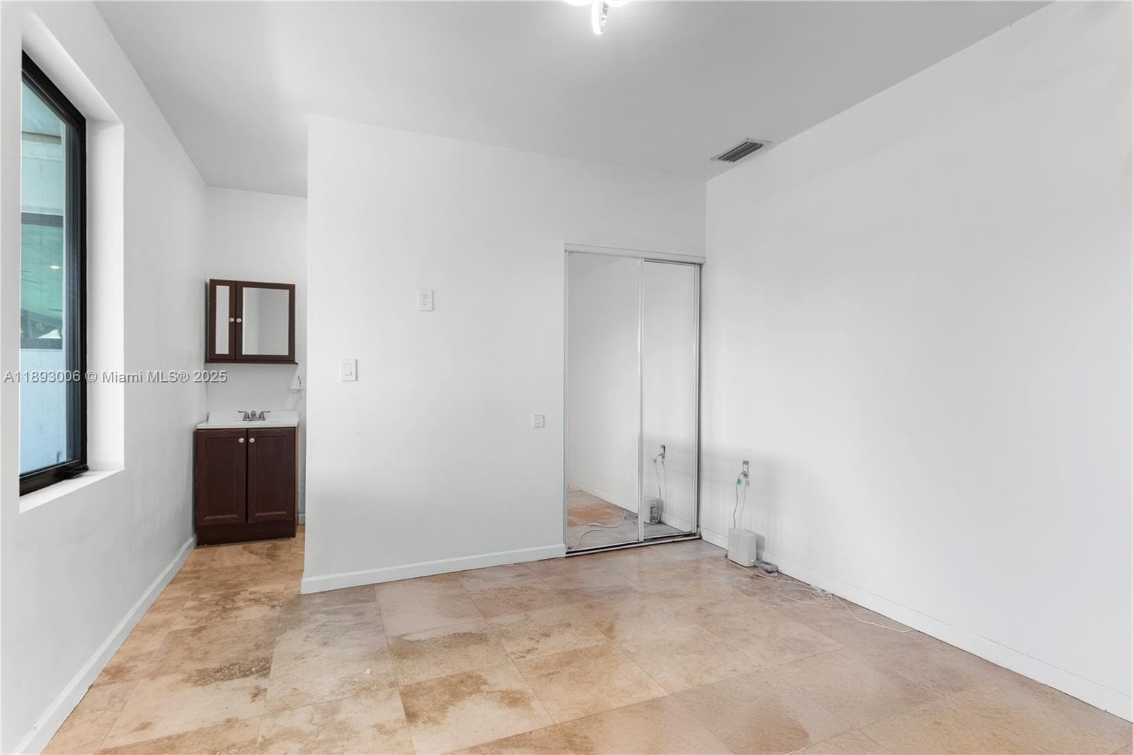 1315 N 47th Ave photo 23