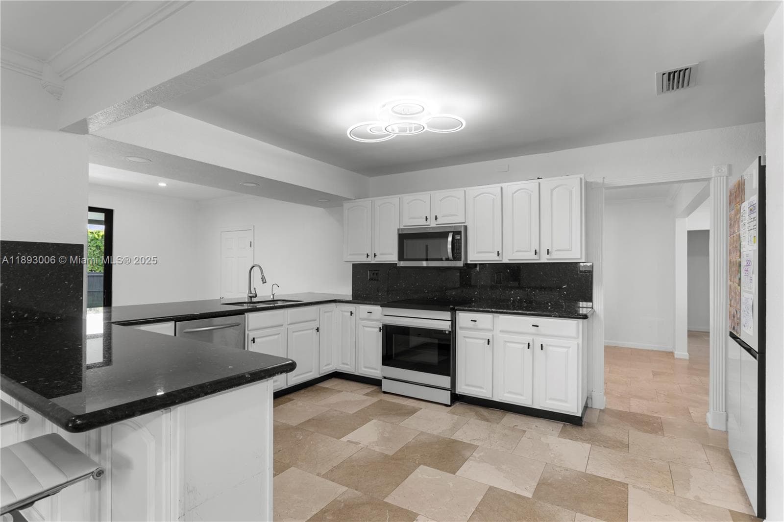 1315 N 47th Ave photo 14