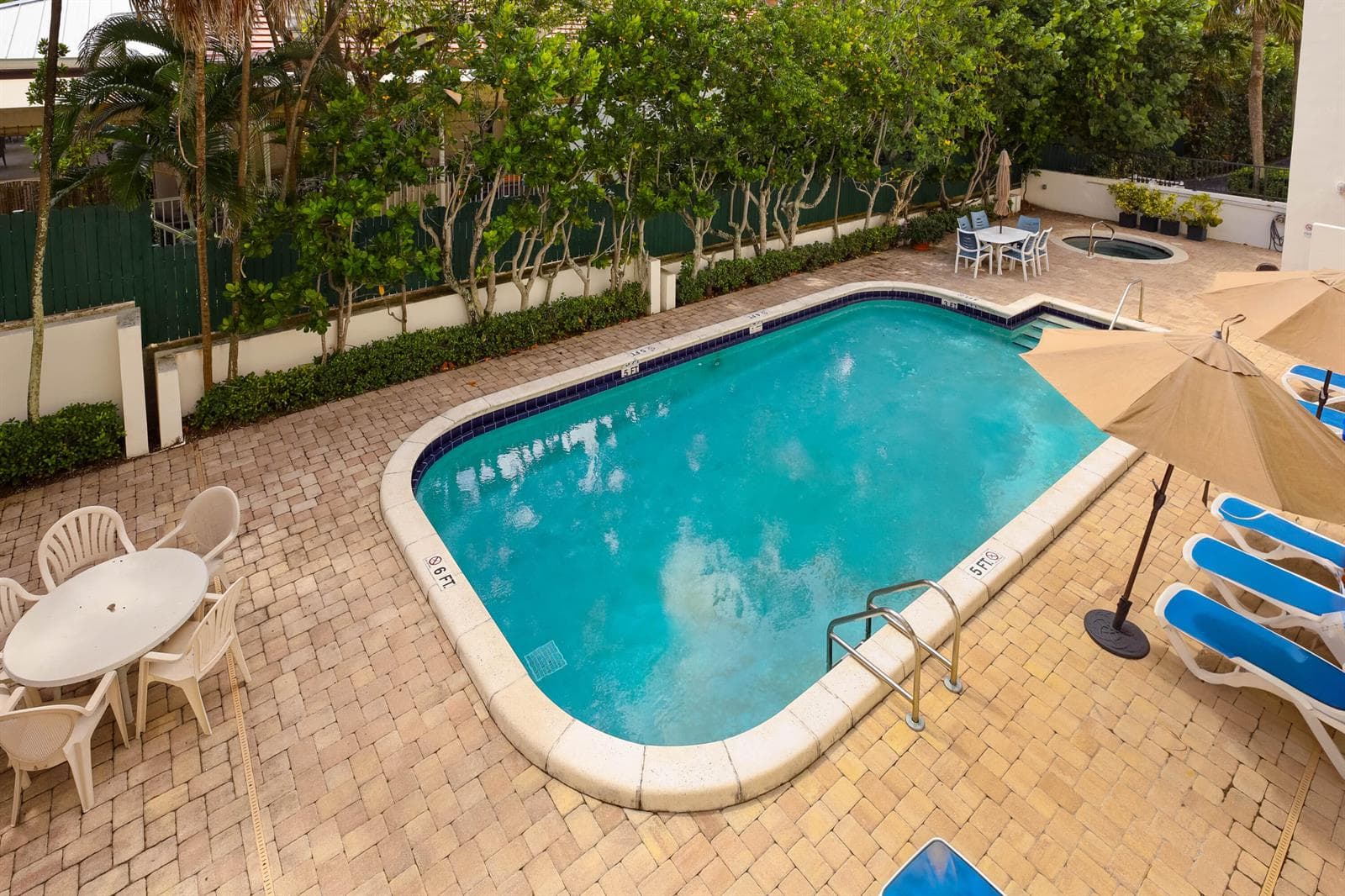 POOL WITH SEPARATE SPA