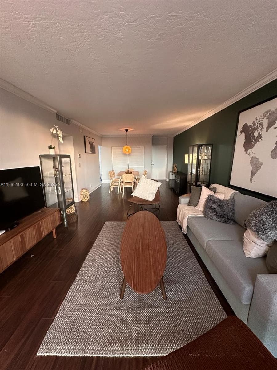 RESIDENCES ON HOLLYWOOD B · #612 in Hollywood - Photo 9
