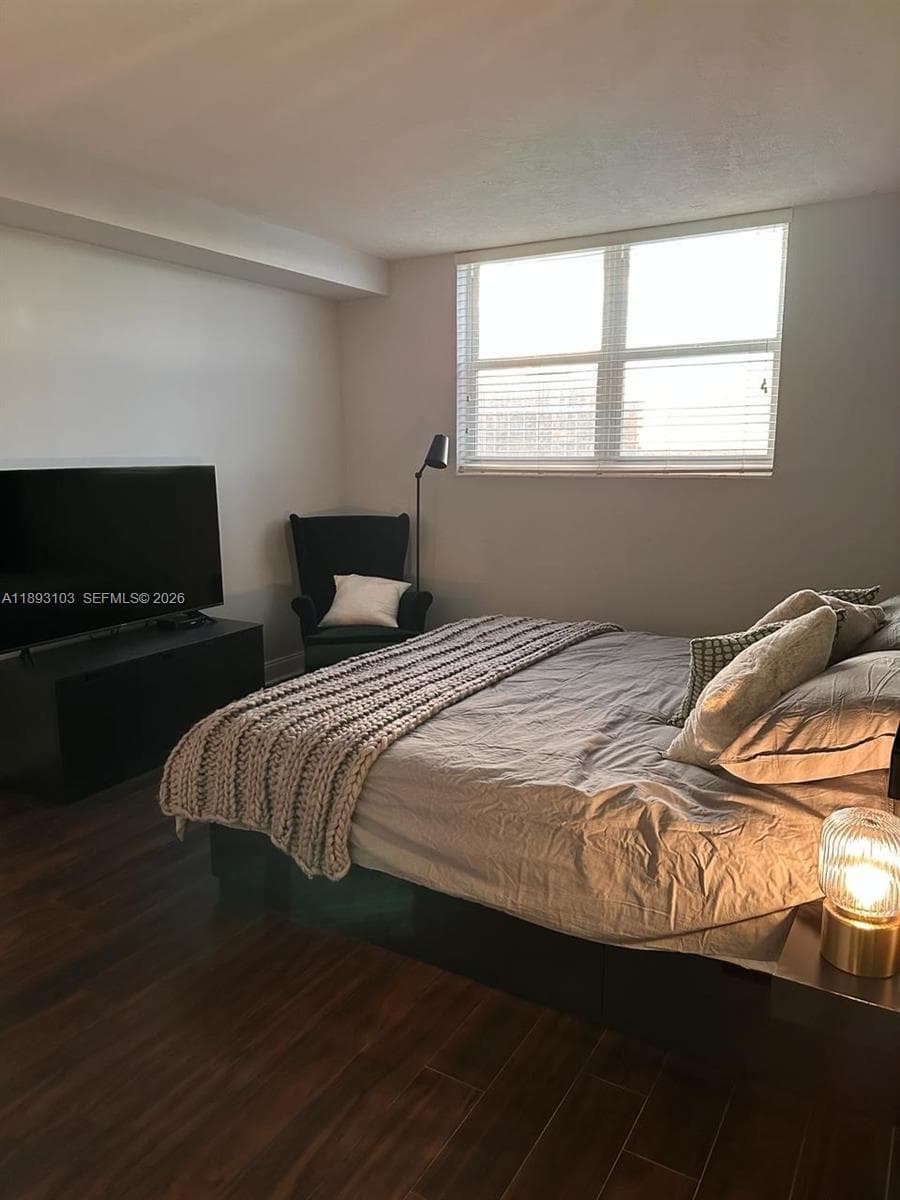 RESIDENCES ON HOLLYWOOD B · #612 in Hollywood - Photo 4