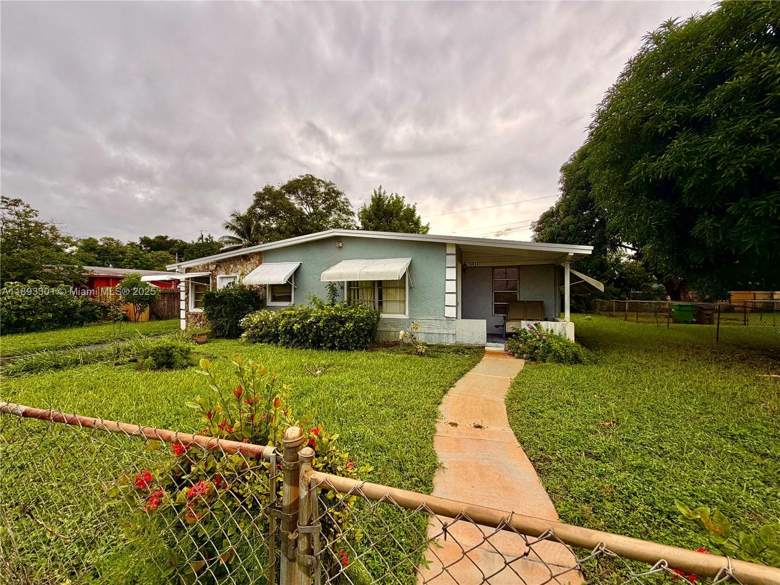 3411 NW 5th Ct photo 1