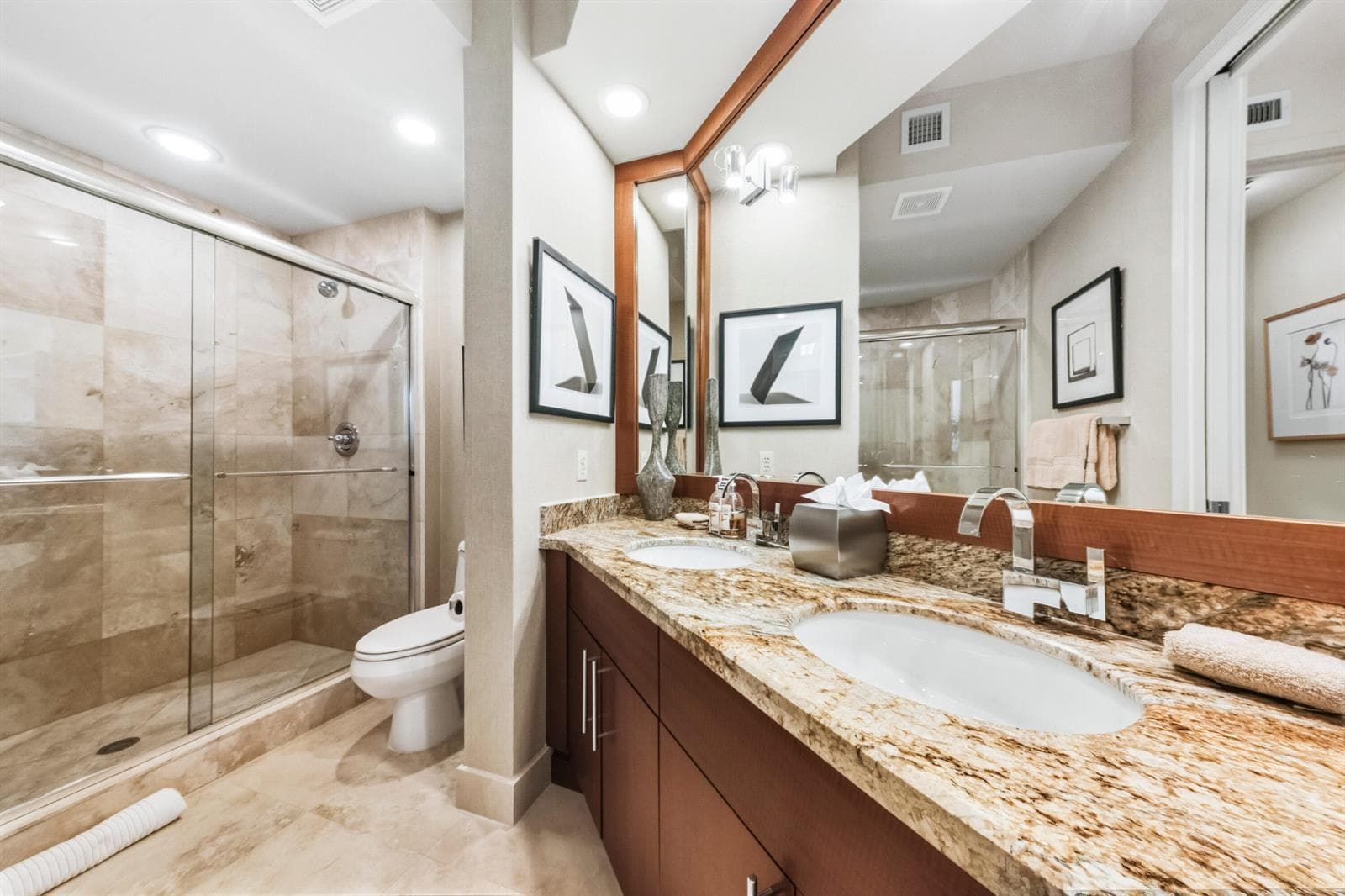 042-024-Bathroom-4000x2667