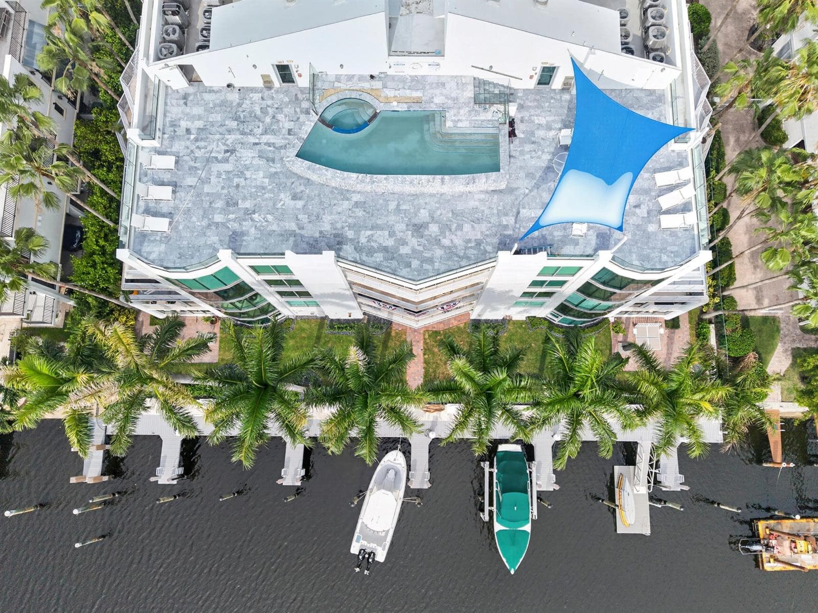 052-063-Community Pool-4000x2999