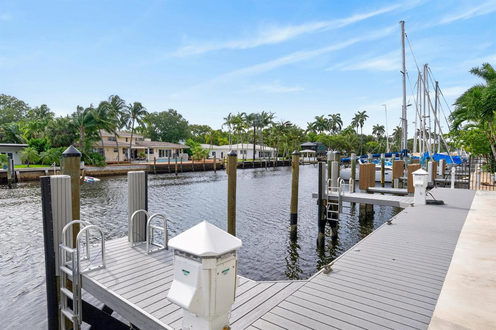 066-069-Dock-4000x2666