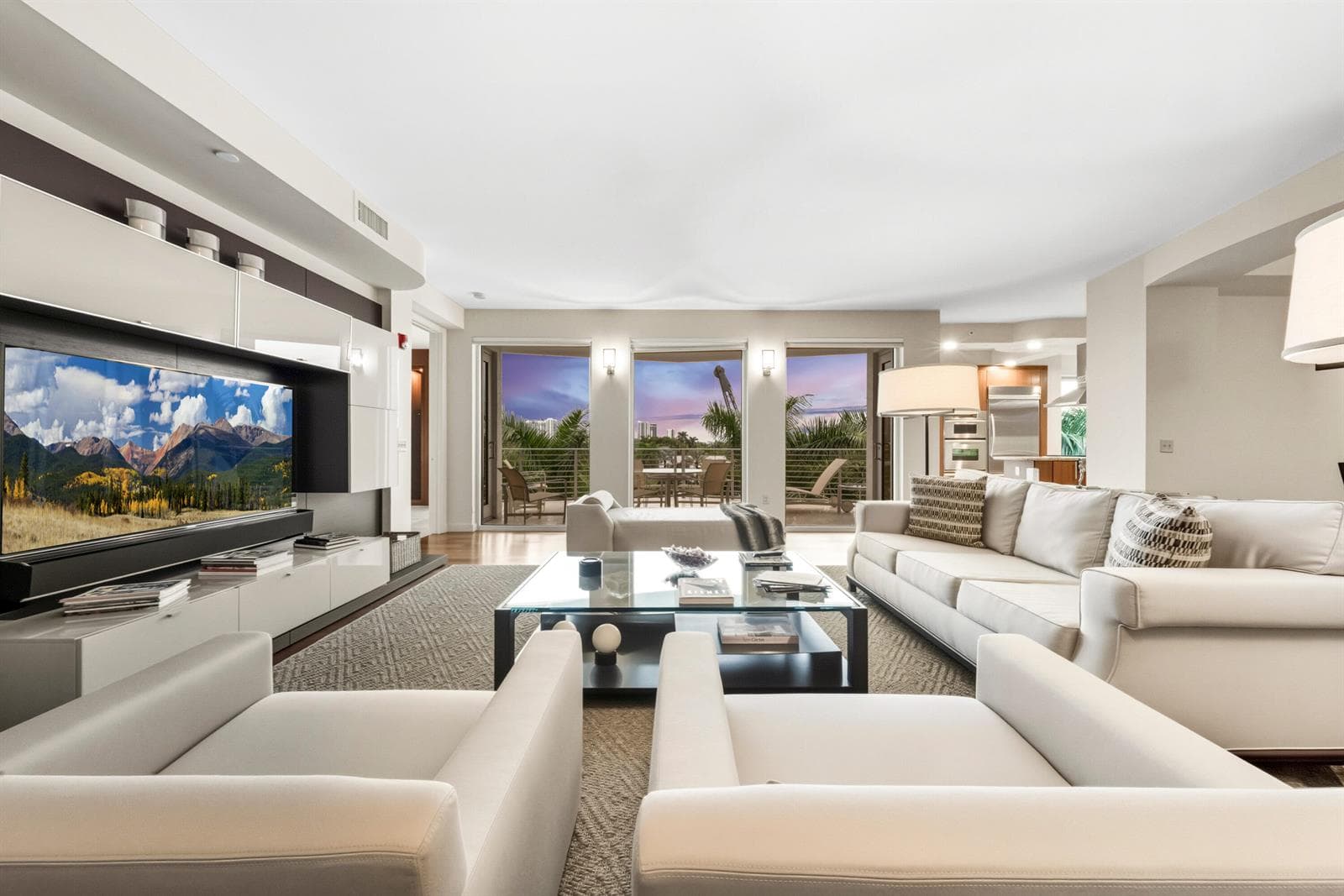 009-011-Living Room-4000x2669