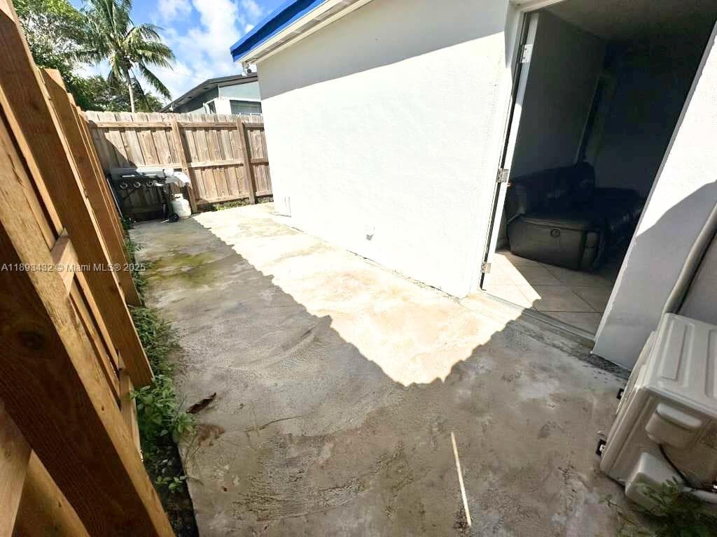 240 NW 53rd Ct photo 5
