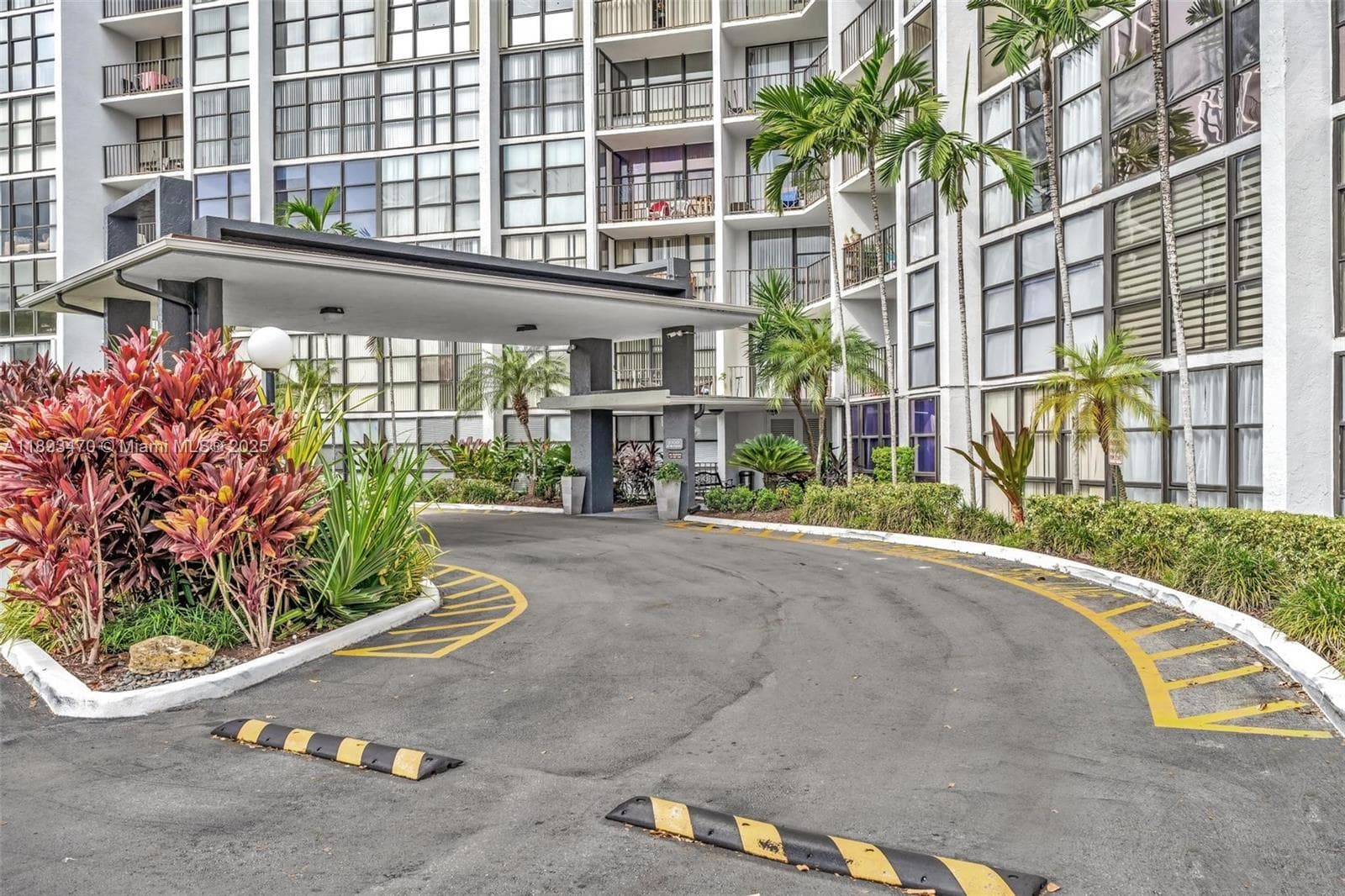 Oceanview Park Condo · #329 in Hallandale Beach - Photo 20