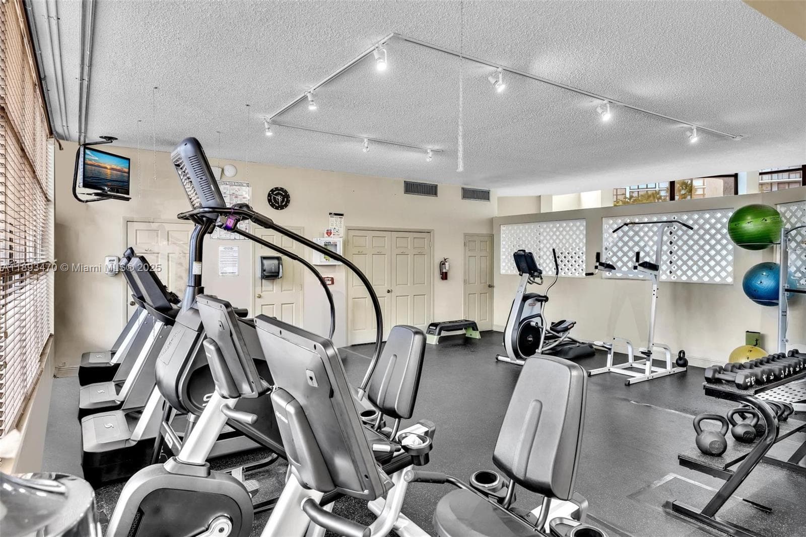 Oceanview Park Condo · #329 in Hallandale Beach - Photo 25