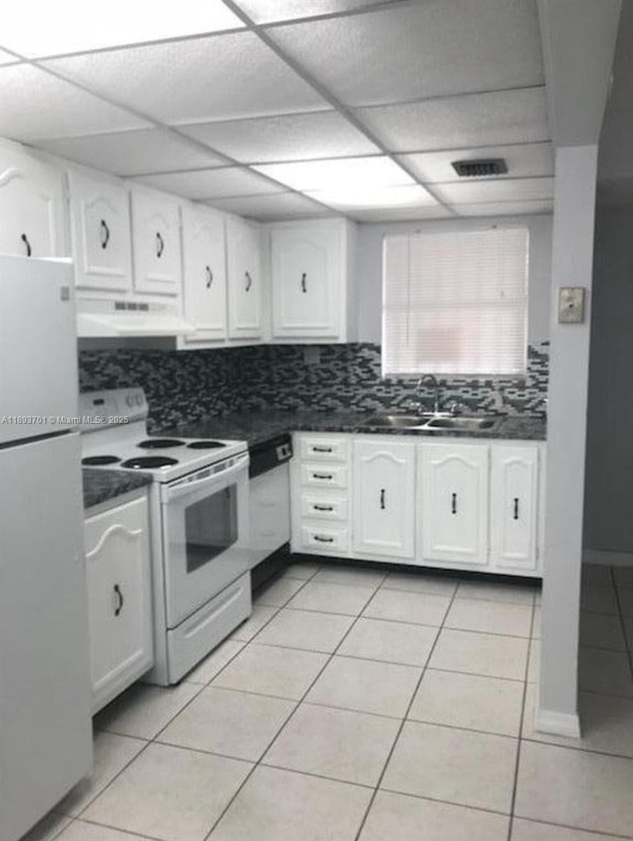 PARK EAST CONDO · #L220 in Miami - Photo 3