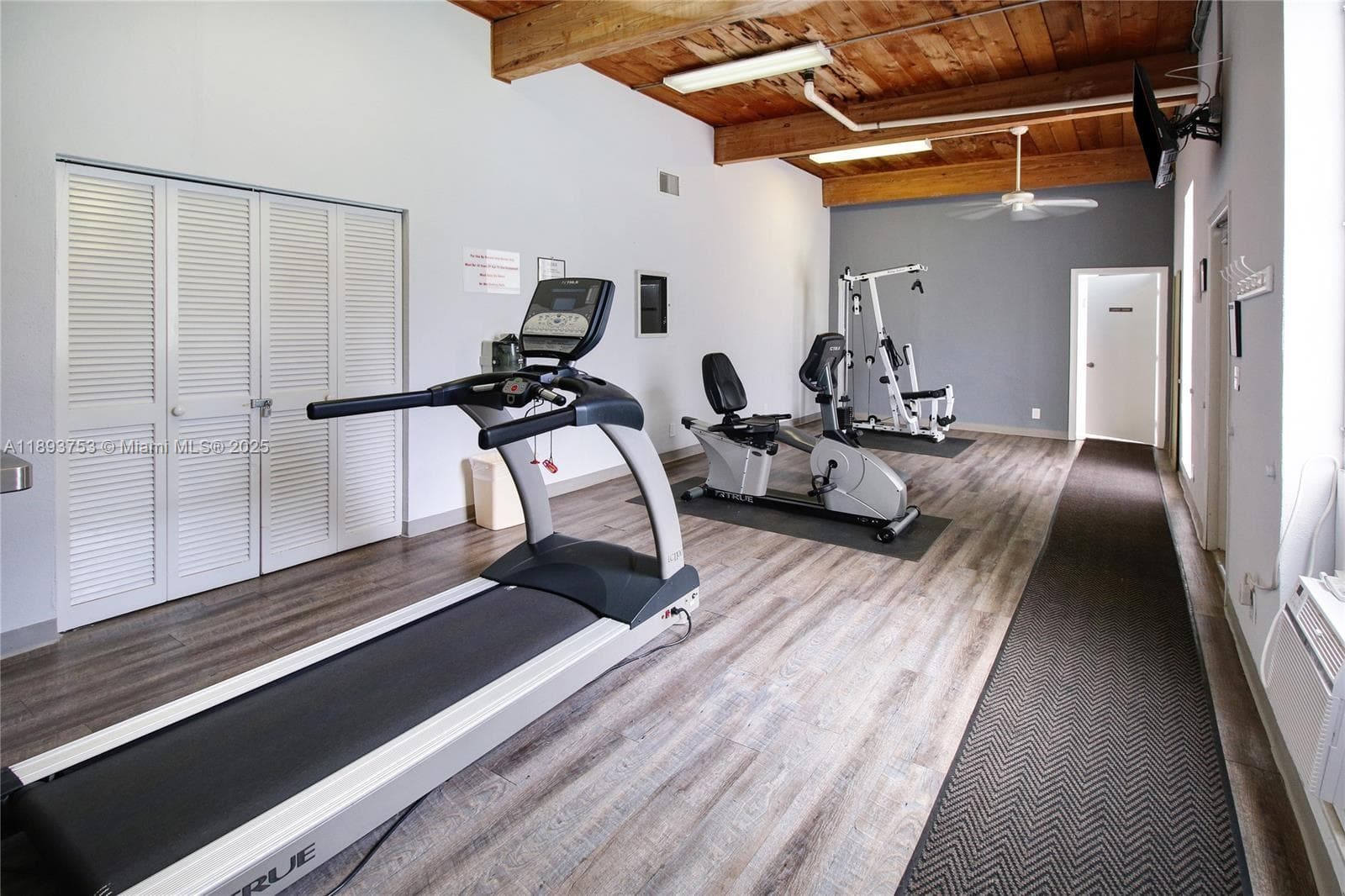Fairways Royale · #206 in Hallandale Beach - Photo 17