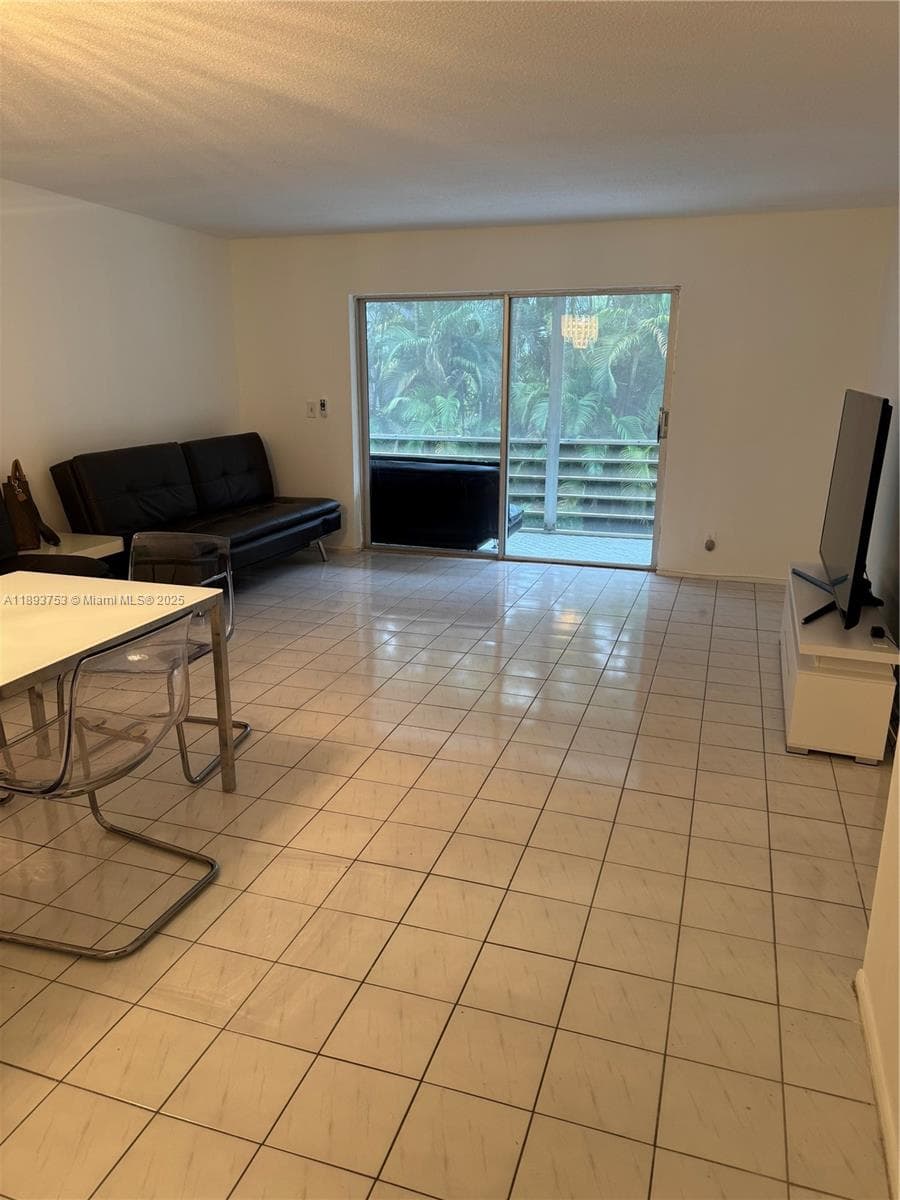 Fairways Royale · #206 in Hallandale Beach - Photo 7