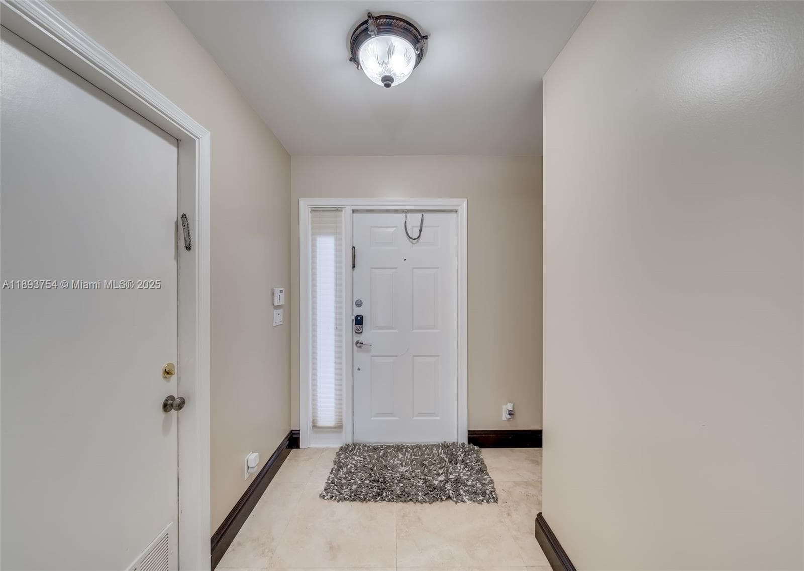 5032 SW 34th Ter photo 6