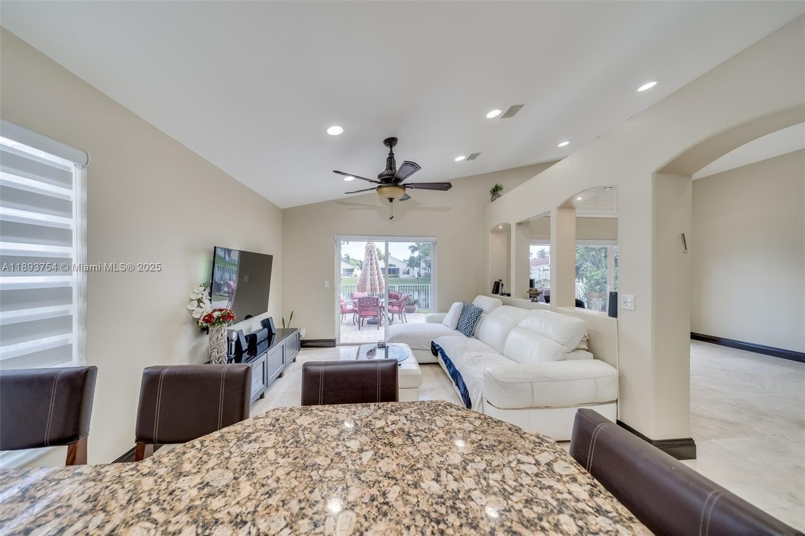 5032 SW 34th Ter photo 17